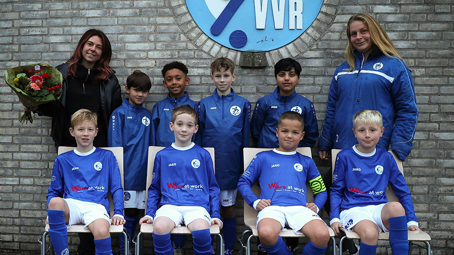 VVR-jeugd in stijl het veld op dankzij W/are at work