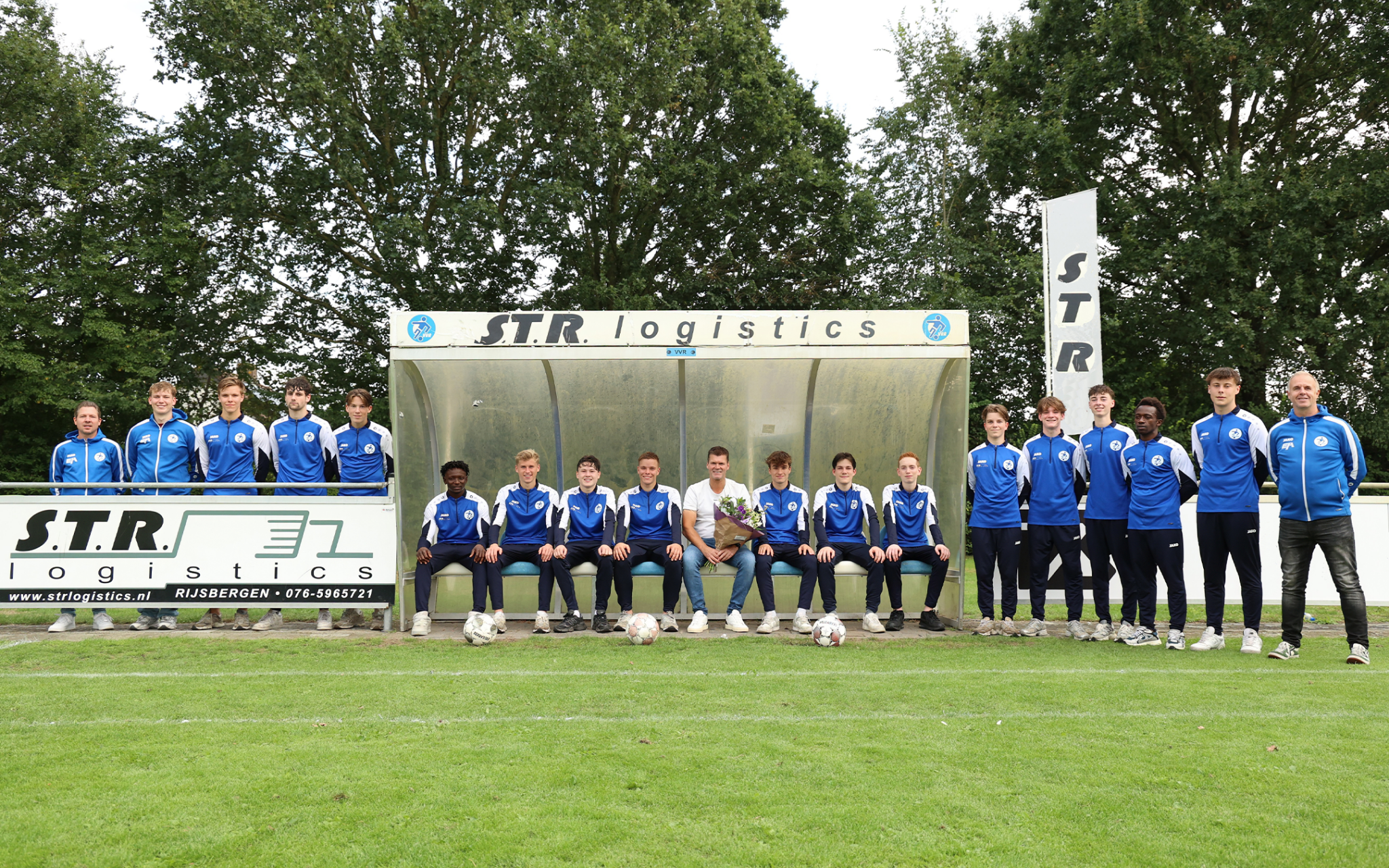 Nieuwe presentatiekleding voor VVR JO19-1